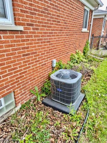 24524 Raven Avenue, Eastpointe, MI 48021