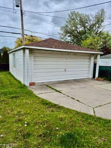 24524 Raven Avenue, Eastpointe, MI 48021