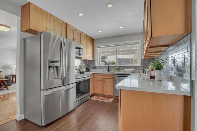 6048 6048 Bellhaven Ave, Newark, CA 94560