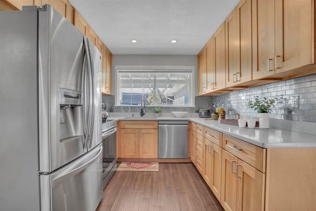 6048 6048 Bellhaven Ave, Newark, CA 94560