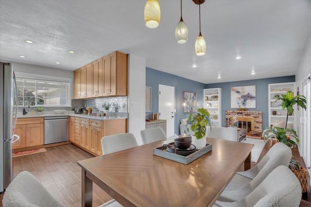 6048 6048 Bellhaven Ave, Newark, CA 94560