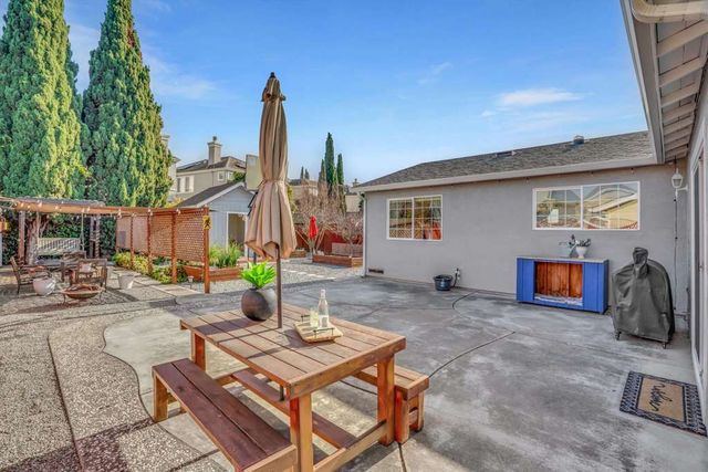 6048 6048 Bellhaven Ave, Newark, CA 94560