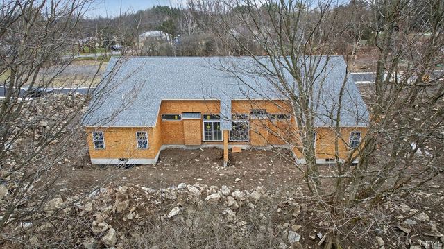 2B Free Fall Lane, Onondaga, NY 13215