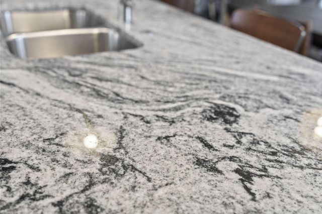 647 Oakwood Avenue, Columbus, OH 43205