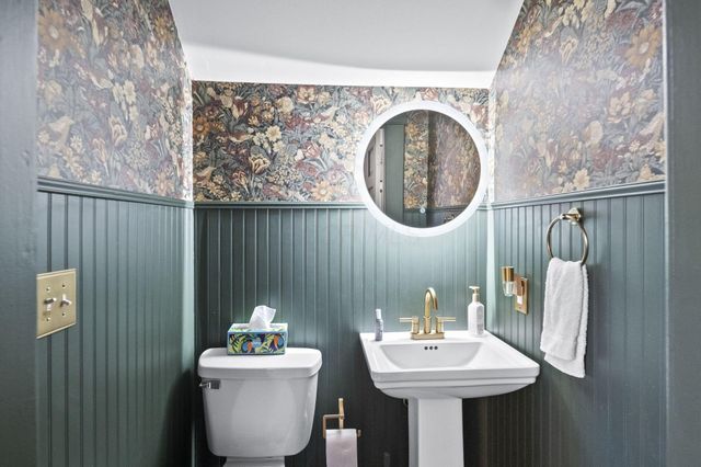 647 Oakwood Avenue, Columbus, OH 43205