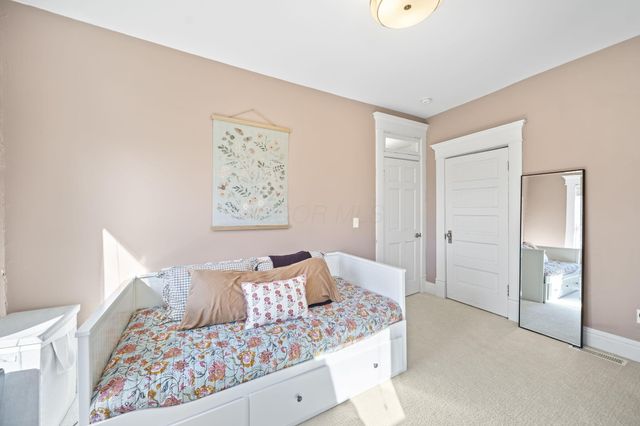 647 Oakwood Avenue, Columbus, OH 43205