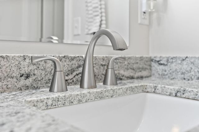 647 Oakwood Avenue, Columbus, OH 43205