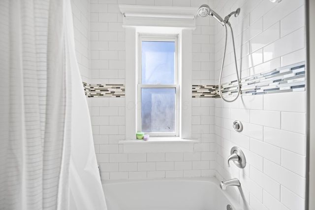 647 Oakwood Avenue, Columbus, OH 43205