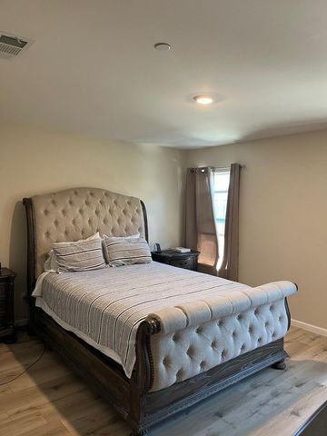 561 Fir Avenue, Sanger, CA 93657