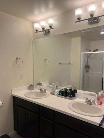 561 Fir Avenue, Sanger, CA 93657