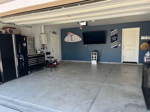 561 Fir Avenue, Sanger, CA 93657
