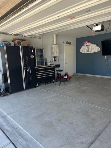 561 Fir Avenue, Sanger, CA 93657