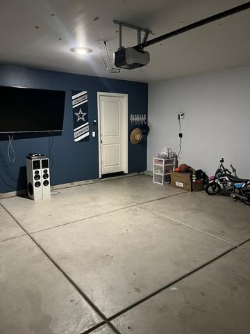 561 Fir Avenue, Sanger, CA 93657