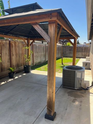 561 Fir Avenue, Sanger, CA 93657