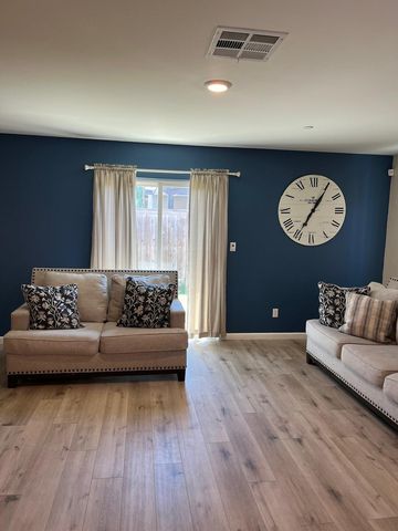 561 Fir Avenue, Sanger, CA 93657