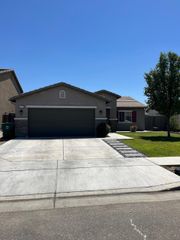 561 Fir Avenue, Sanger, CA 93657