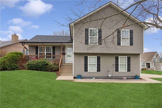 2518 SE Kimbrough Court, Lee's Summit, MO 64063
