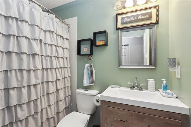 2518 SE Kimbrough Court, Lee's Summit, MO 64063