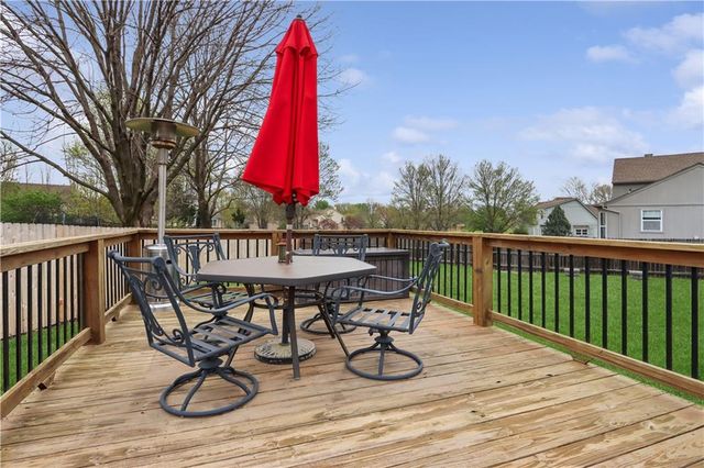 2518 SE Kimbrough Court, Lee's Summit, MO 64063