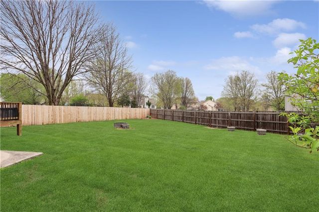 2518 SE Kimbrough Court, Lee's Summit, MO 64063