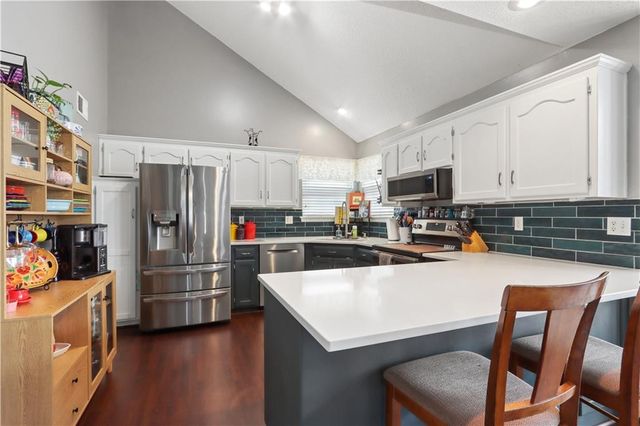 2518 SE Kimbrough Court, Lee's Summit, MO 64063