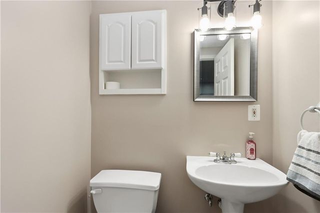 2518 SE Kimbrough Court, Lee's Summit, MO 64063