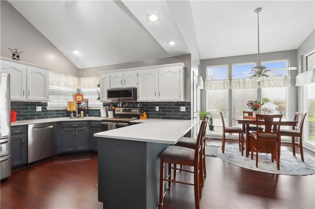 2518 SE Kimbrough Court, Lee's Summit, MO 64063