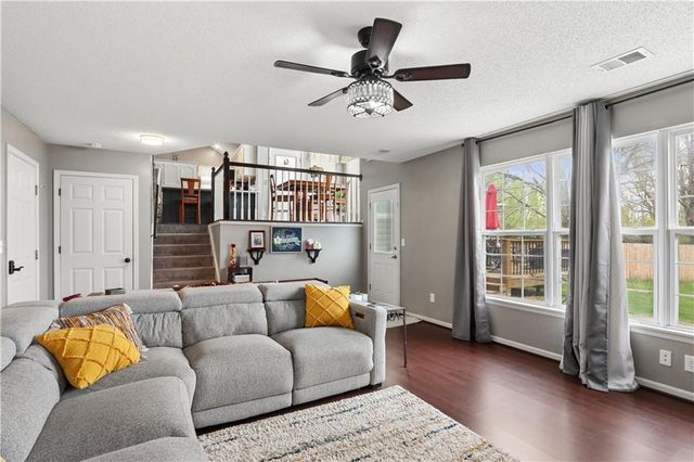 2518 SE Kimbrough Court, Lee's Summit, MO 64063
