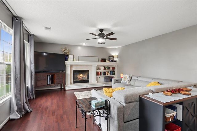 2518 SE Kimbrough Court, Lee's Summit, MO 64063