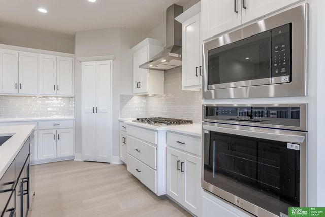 12387 Windsor Drive, Papillion, NE 68046