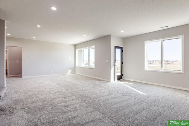 12387 Windsor Drive, Papillion, NE 68046