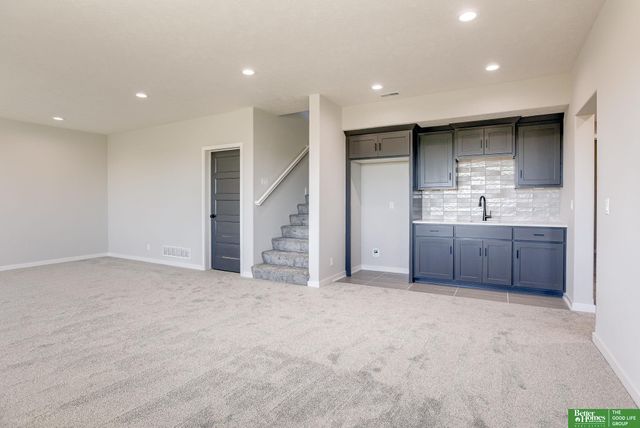 12387 Windsor Drive, Papillion, NE 68046