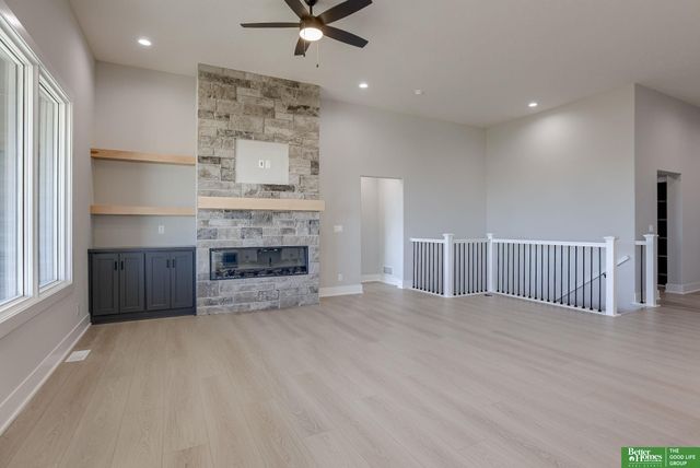 12387 Windsor Drive, Papillion, NE 68046