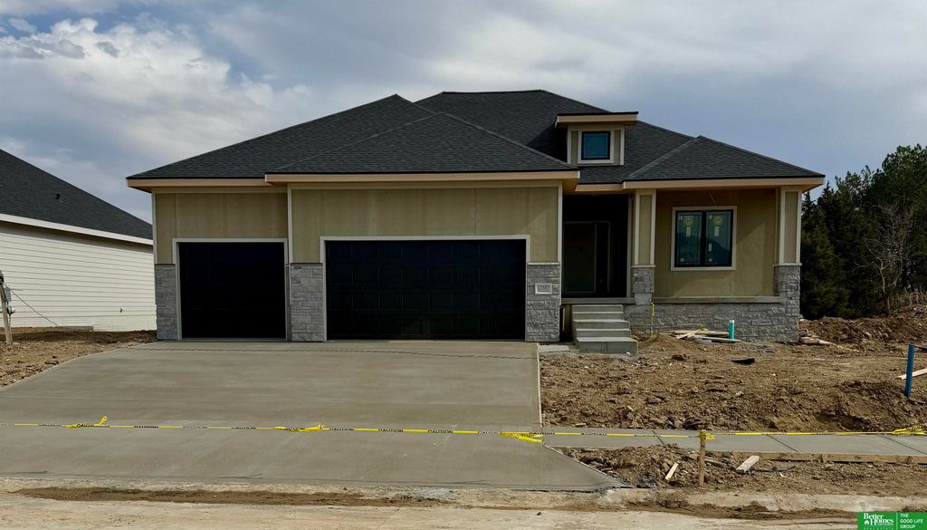 12387 Windsor Drive, Papillion, NE 68046