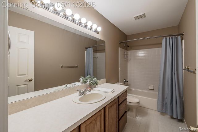 6357 Golf View Drive, Independence Charter Township, MI 48346