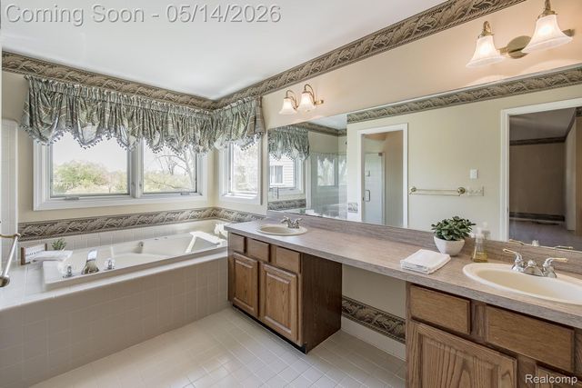 6357 Golf View Drive, Independence Charter Township, MI 48346