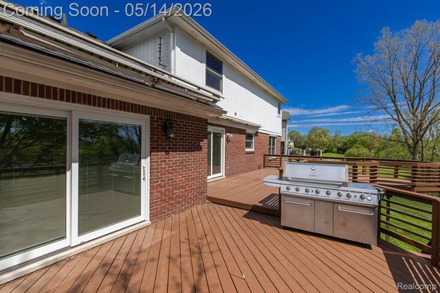6357 Golf View Drive, Independence Charter Township, MI 48346