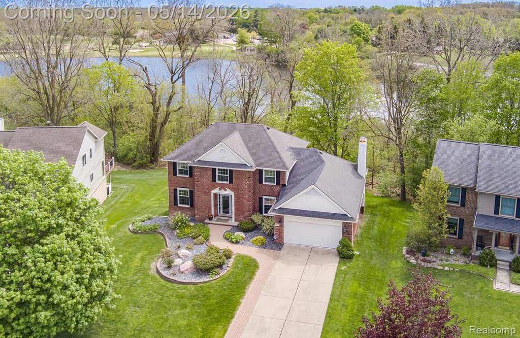 6357 Golf View Drive, Independence Charter Township, MI 48346