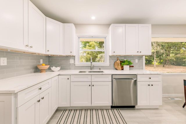 15300 Clifford COURT, Brookfield, WI 53005