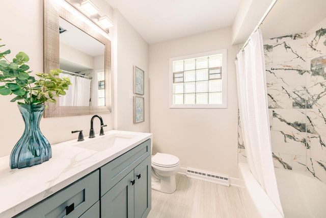 15300 Clifford COURT, Brookfield, WI 53005
