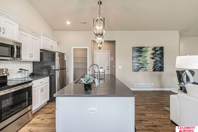 6504 N 187 Street, Elkhorn, NE 68022