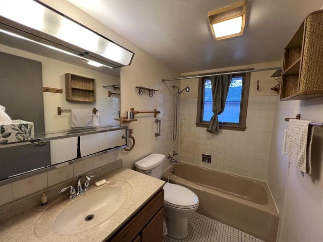 202 N 58th St, Superior, WI 54880