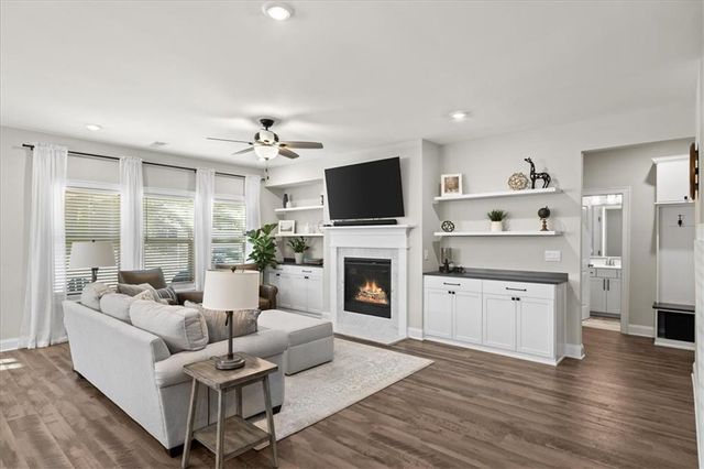 626 Shadow Moss Avenue, Canton, GA 30115