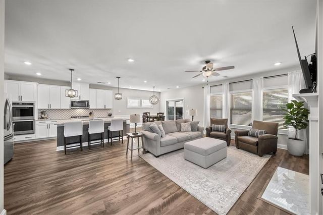 626 Shadow Moss Avenue, Canton, GA 30115
