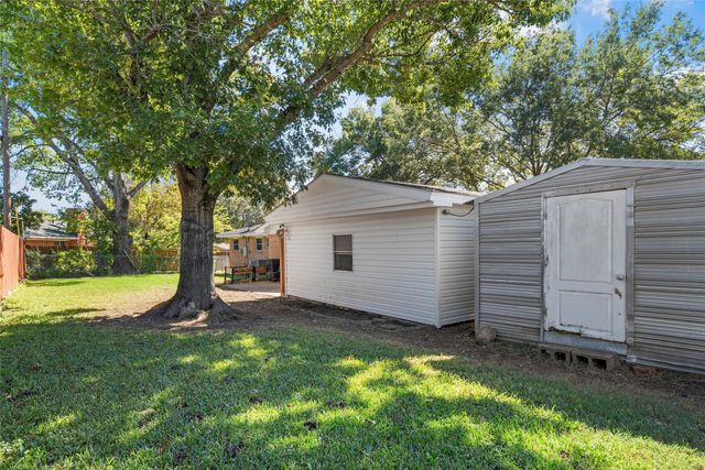7017 Shady Oaks Drive, Waco, TX 76710