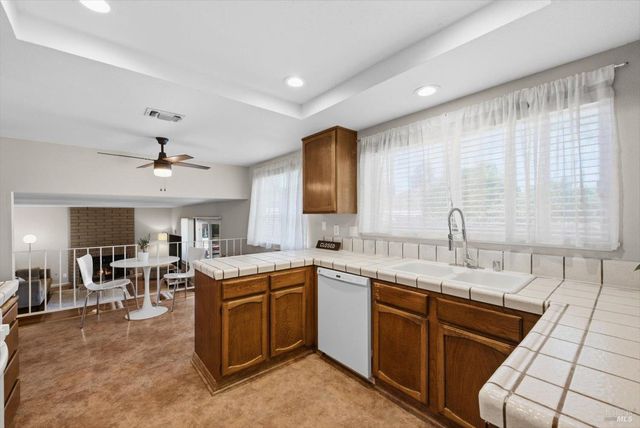 636 Tiburon Ct, Vacaville, CA 95687