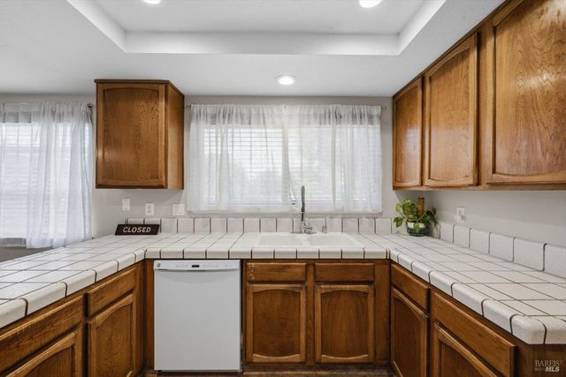 636 Tiburon Ct, Vacaville, CA 95687