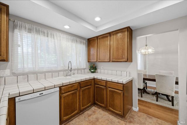 636 Tiburon Ct, Vacaville, CA 95687