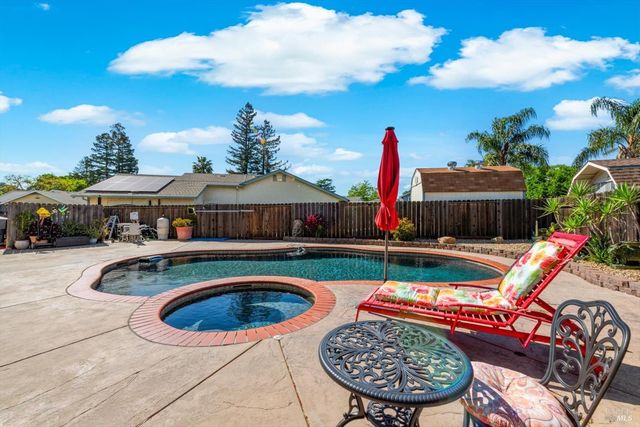 636 Tiburon Ct, Vacaville, CA 95687