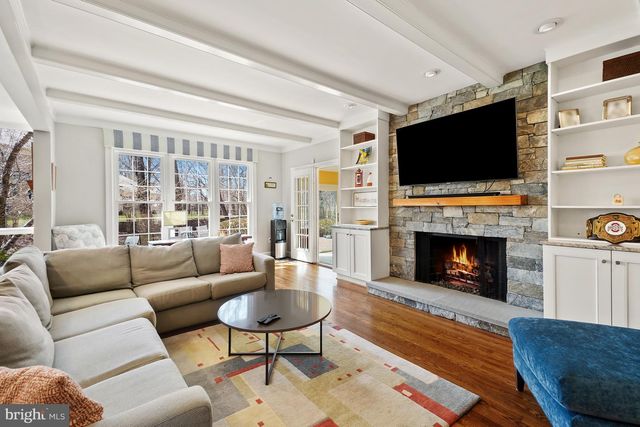 10 MEYER POINT CT, Potomac, MD 20854